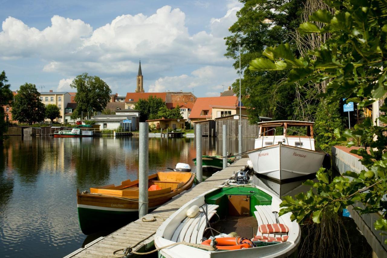 Kulturgasthof Alte Reederei Aparthotel Furstenberg-Havel Exterior photo